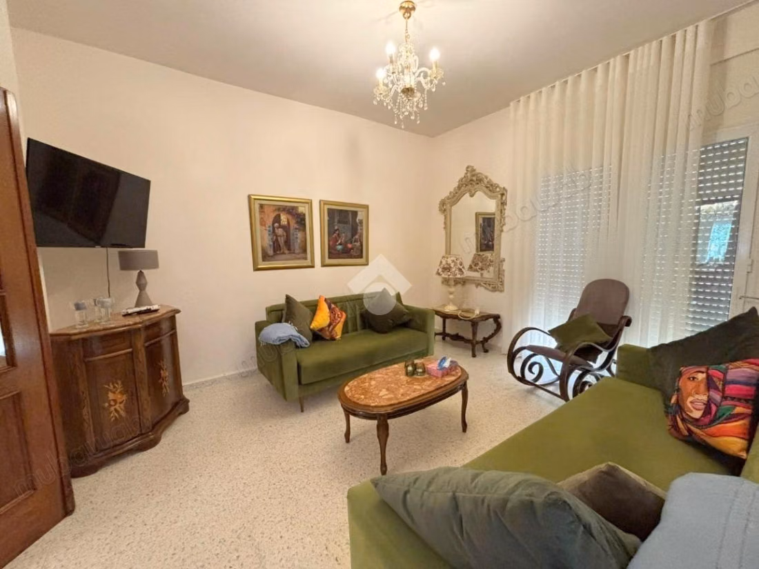 Etage de villa meublé en location