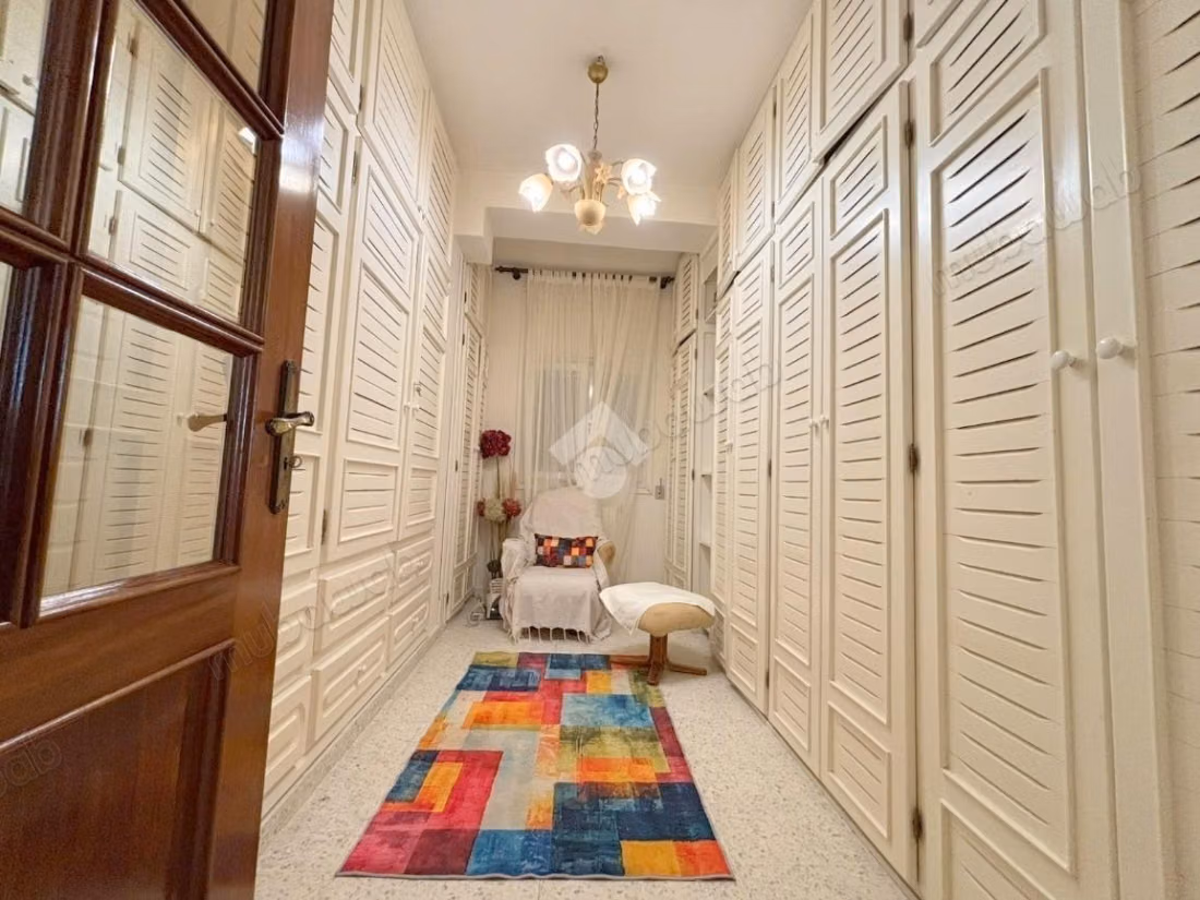 Etage de villa meublé en location
