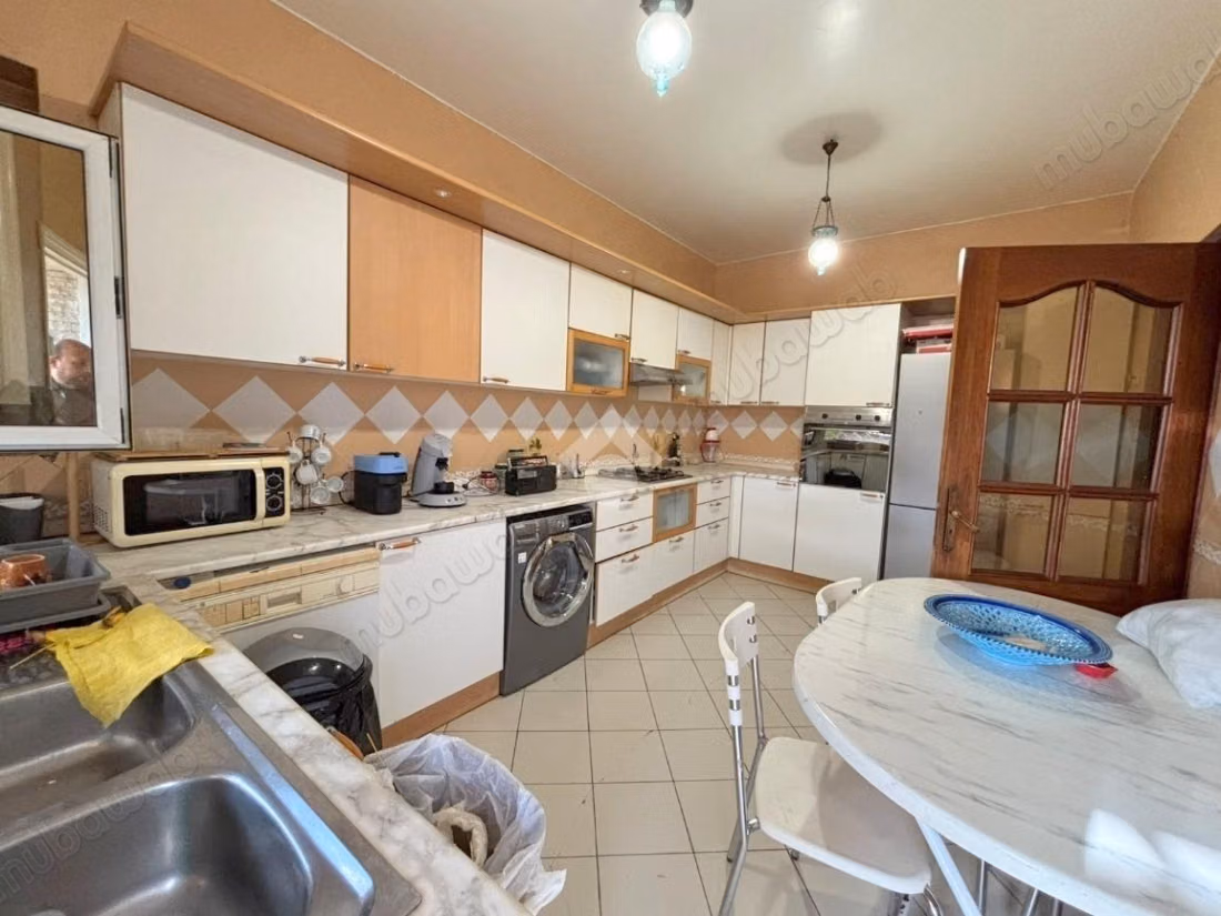 Etage de villa meublé en location
