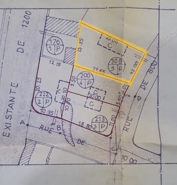 Terrain à vendre – À quelques pas de la plage