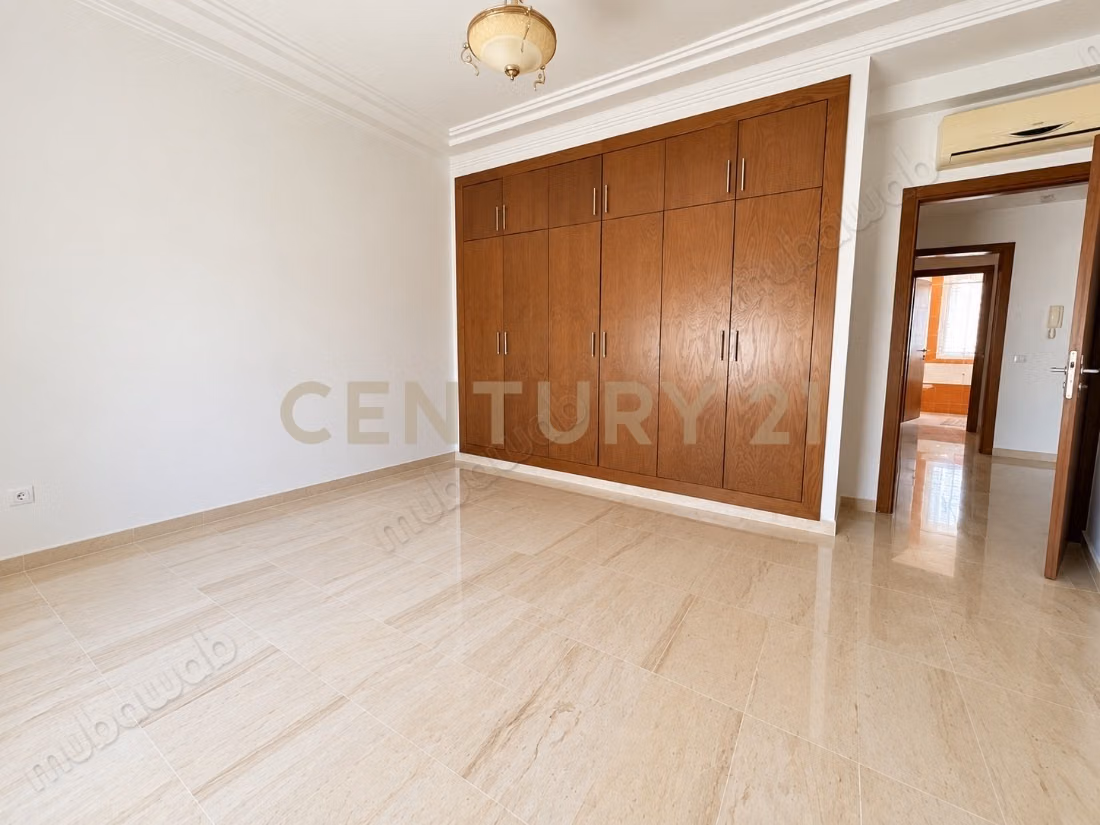 A vendre un Triplex s4 à cité ennasr 1