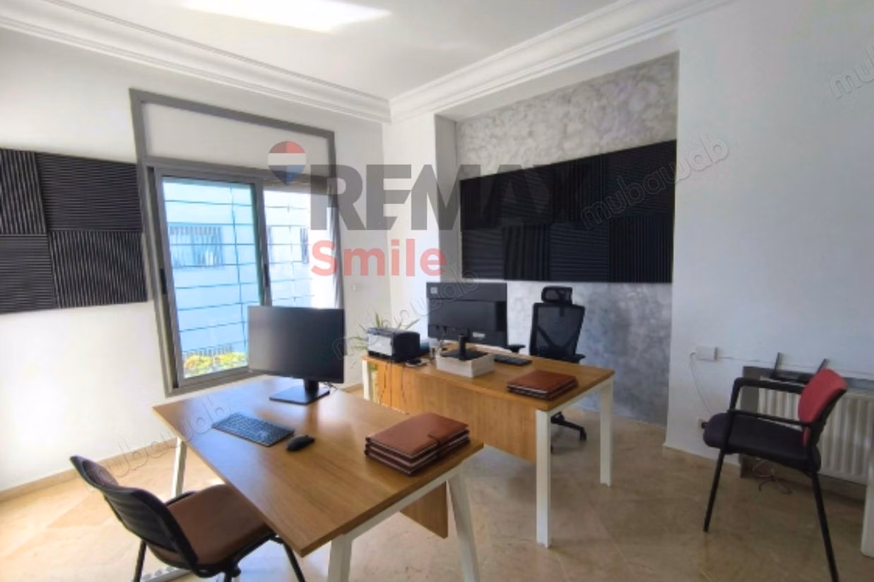 À louer étage de villa usage bureautique au Lac II