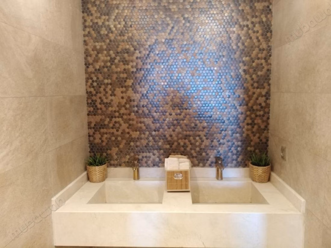 Excelente apartamento en alquiler en Bouskoura. Superficie total 180 m². Ascensor y plazas de aparcamiento