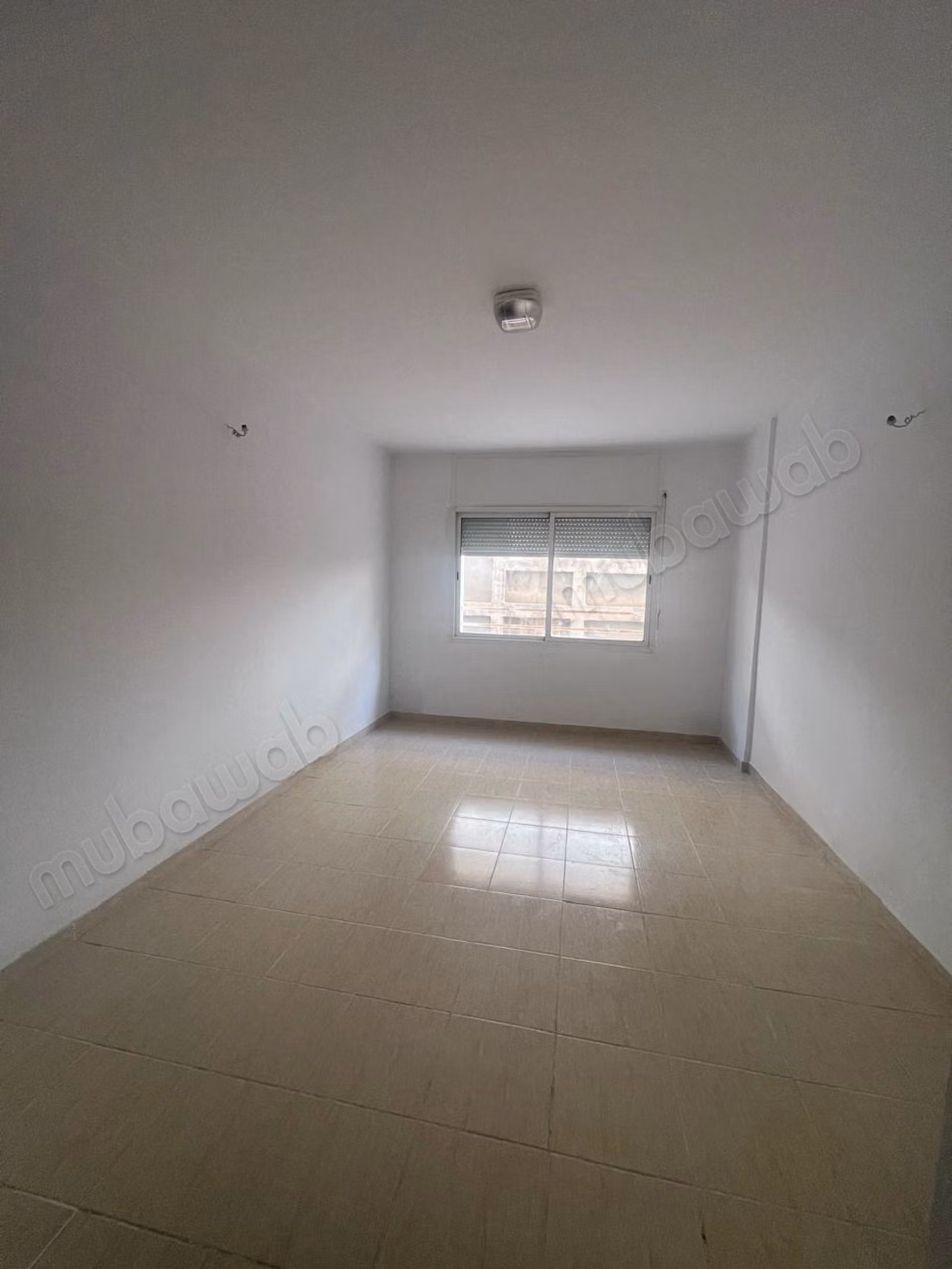 3-bedroom apartment for rent empty on avenue