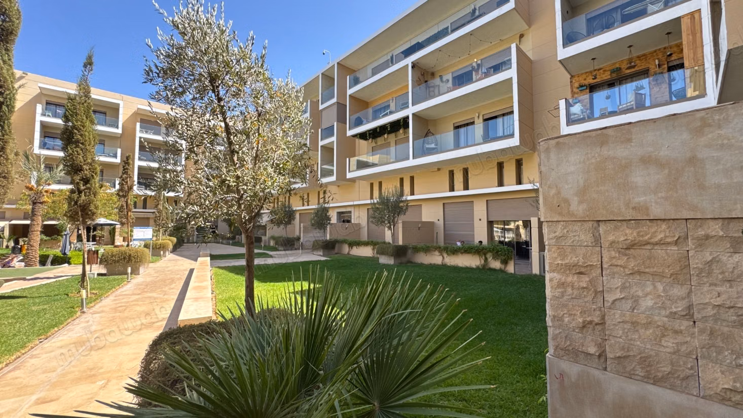 Appartement meublé 59 m² avec terrasse, piscine et parking