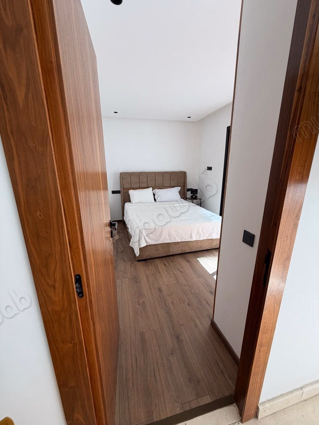 For rent - new studio with large terrace - close to Lycée Lyautey, between Boulevard Ziraoui and Boulevard Anfa