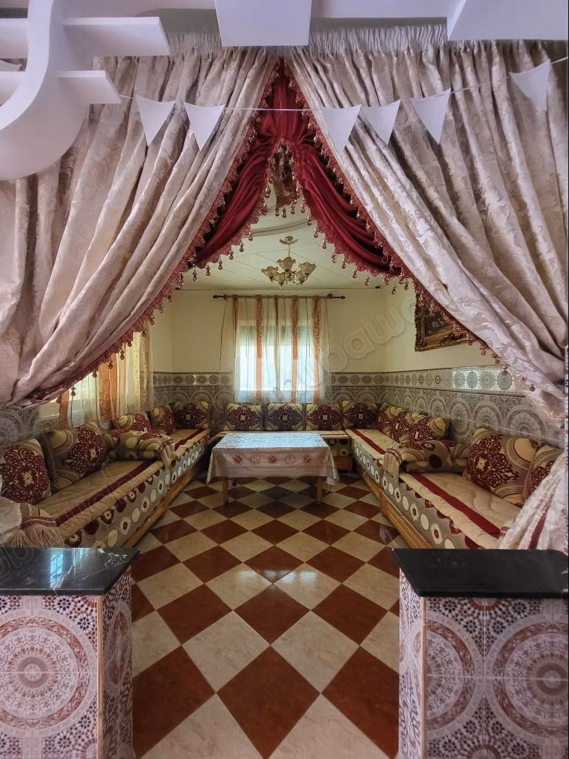 Prachtig huis te koop in Hay Zitoune. 7 comfortabele kamers. Satelliet