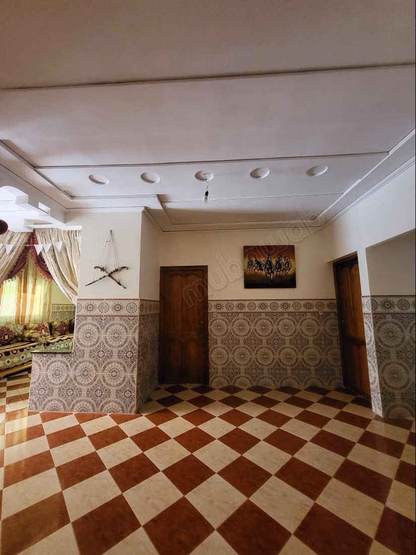 Prachtig huis te koop in Hay Zitoune. 7 comfortabele kamers. Satelliet