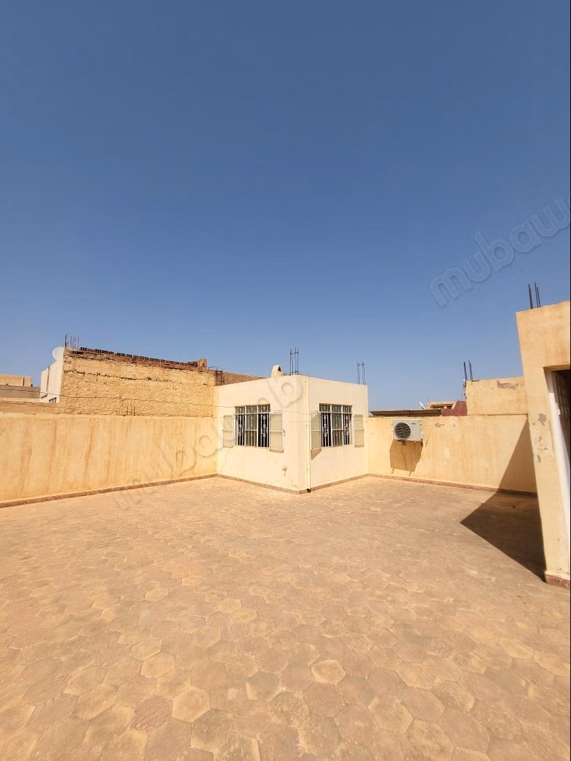 Prachtig huis te koop in Hay Zitoune. 7 comfortabele kamers. Satelliet