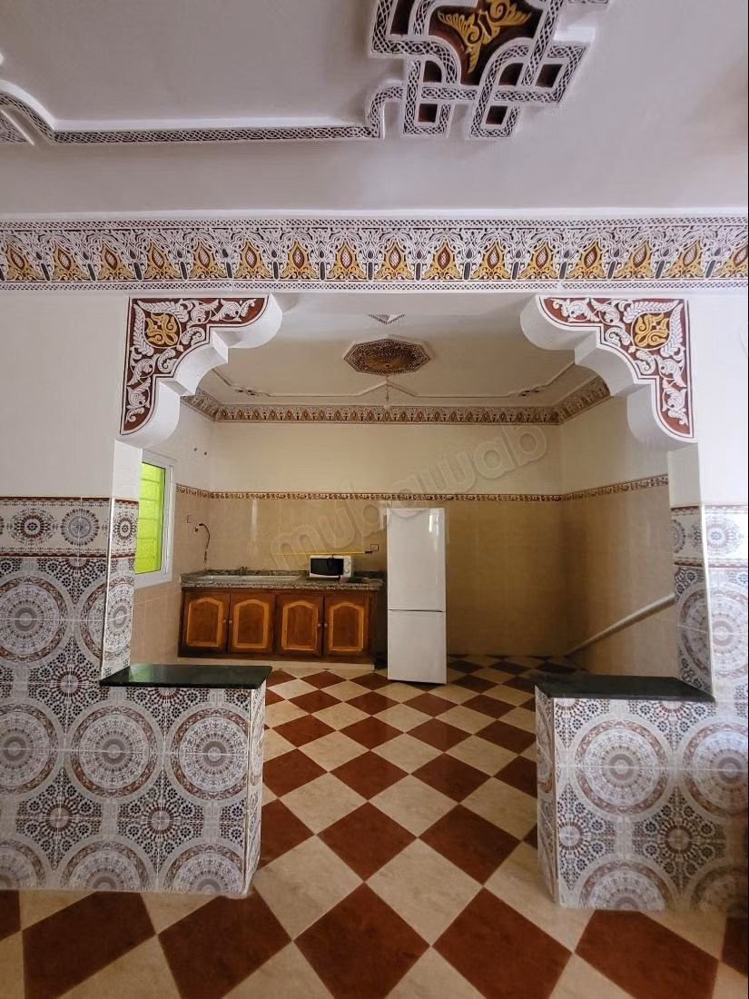 Prachtig huis te koop in Hay Zitoune. 7 comfortabele kamers. Satelliet