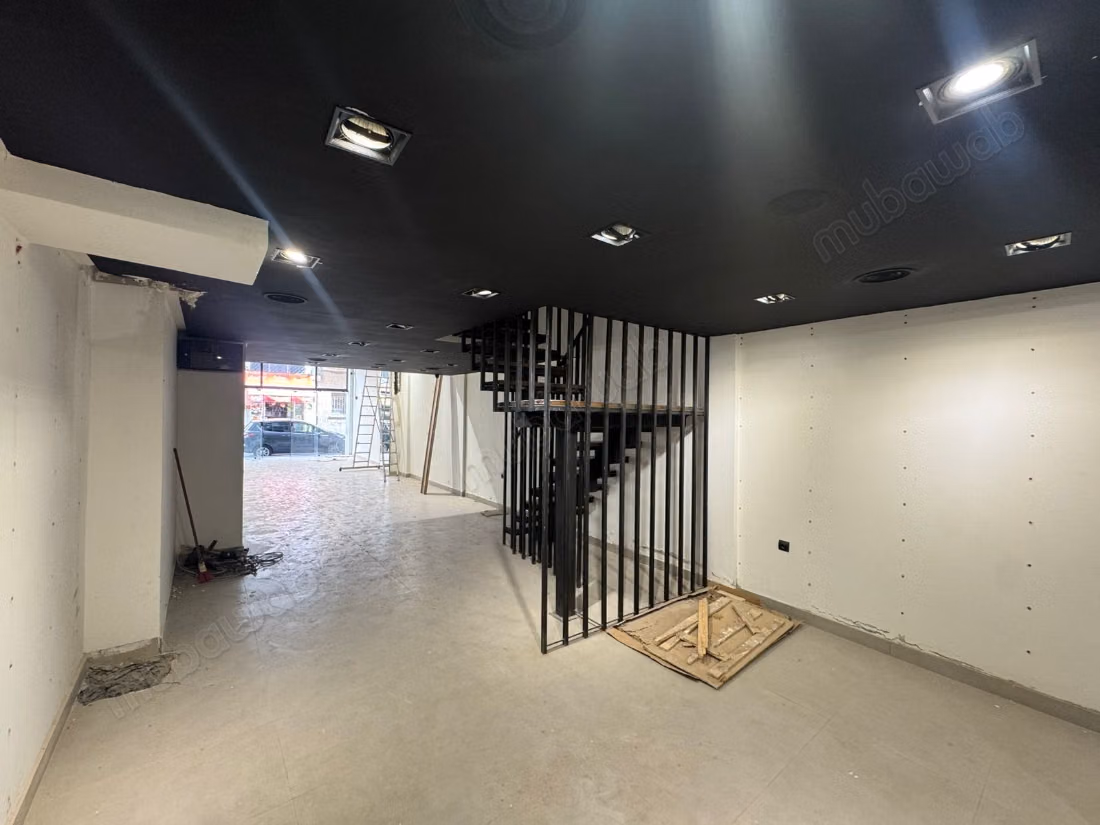 Local Comercial Amueblado – 120 m² Maarif