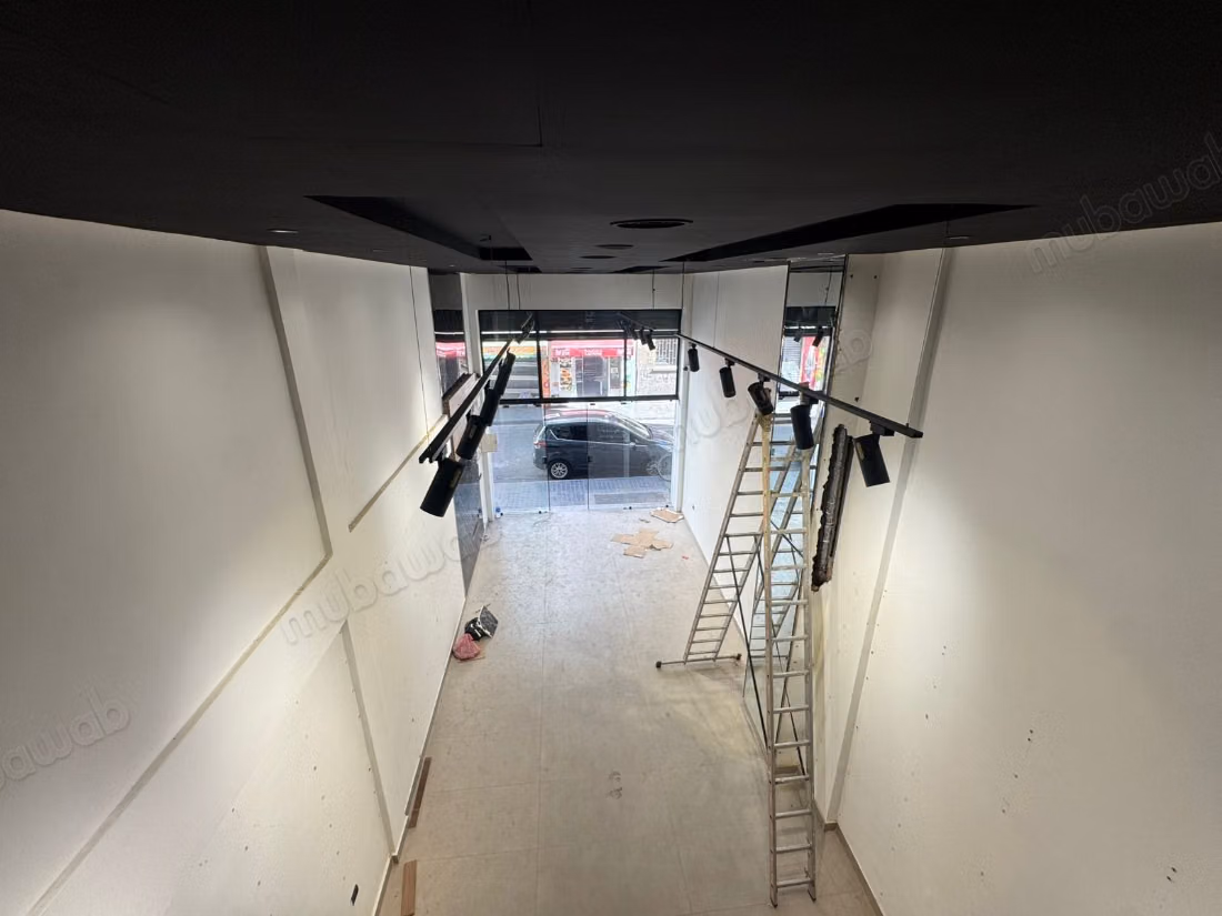 Local Comercial Amueblado – 120 m² Maarif