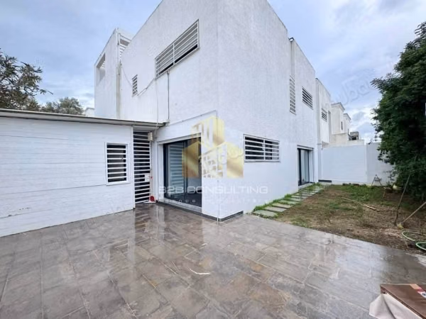 À louer un duplex avec jardin à la marsa cité les