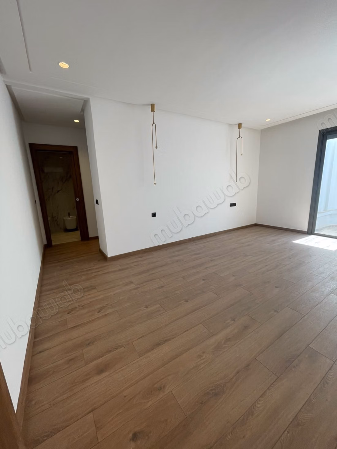 Apartment for rent in Oasis. 3 bedrooms. Reinforced door, traditional Moroccan living room