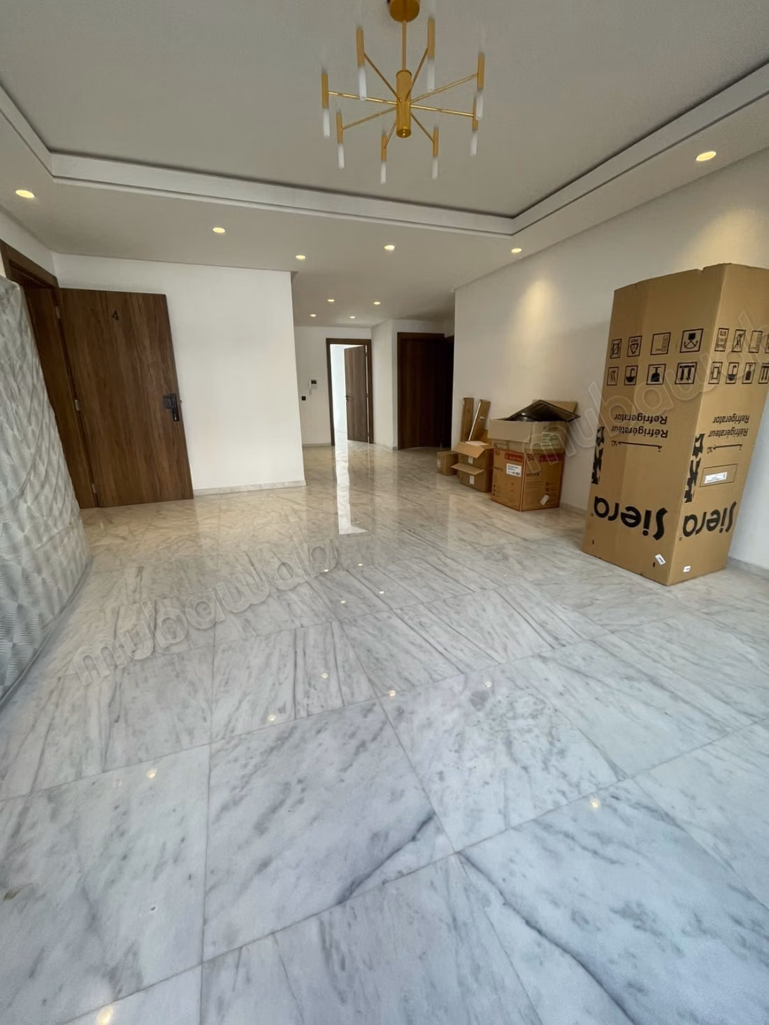 Apartment for rent in Oasis. 3 bedrooms. Reinforced door, traditional Moroccan living room