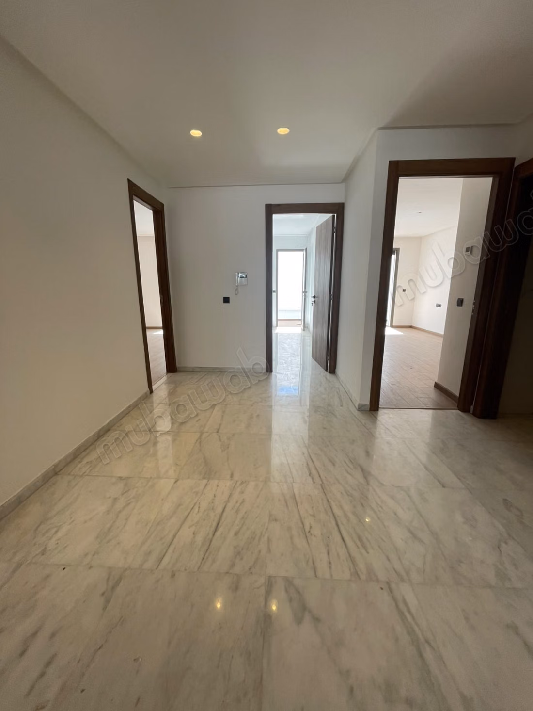 Apartment for rent in Oasis. 3 bedrooms. Reinforced door, traditional Moroccan living room