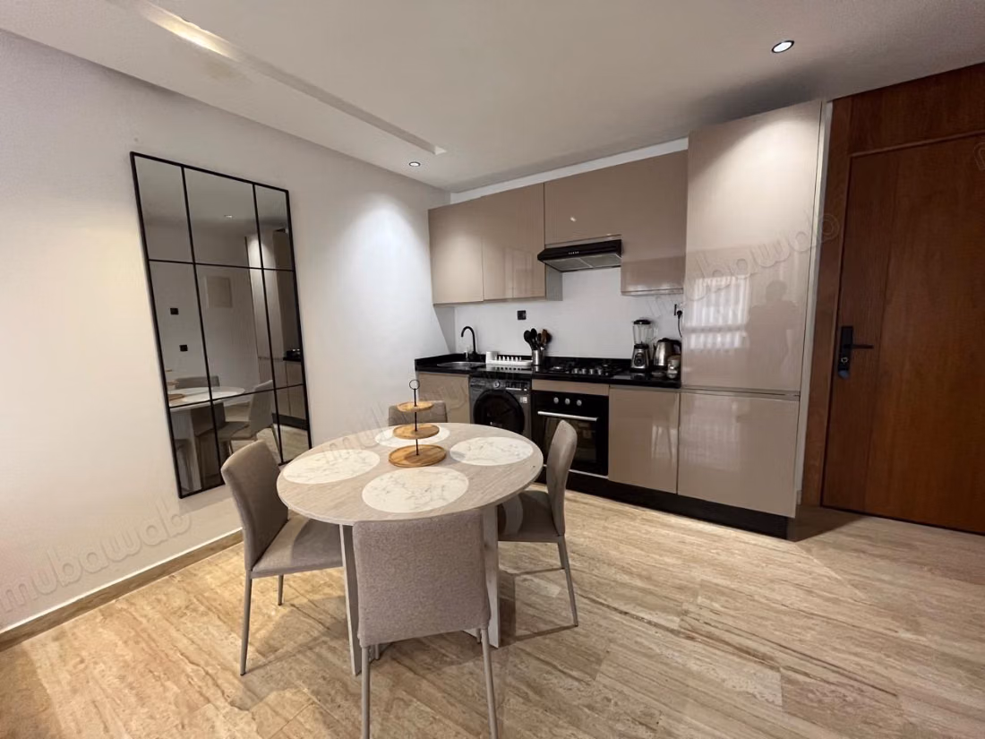 Alquiler de un apartamento en Roches Noires. Superficie total 50 m². Bien amueblado