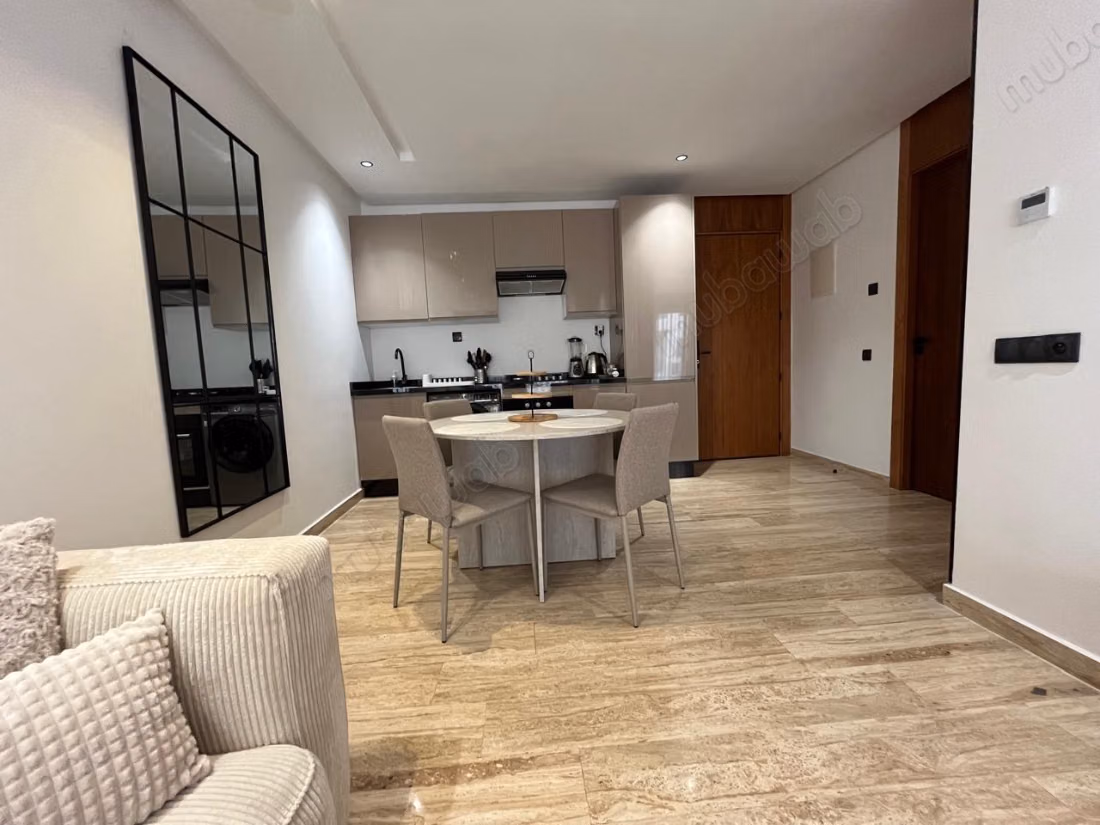 Alquiler de un apartamento en Roches Noires. Superficie total 50 m². Bien amueblado