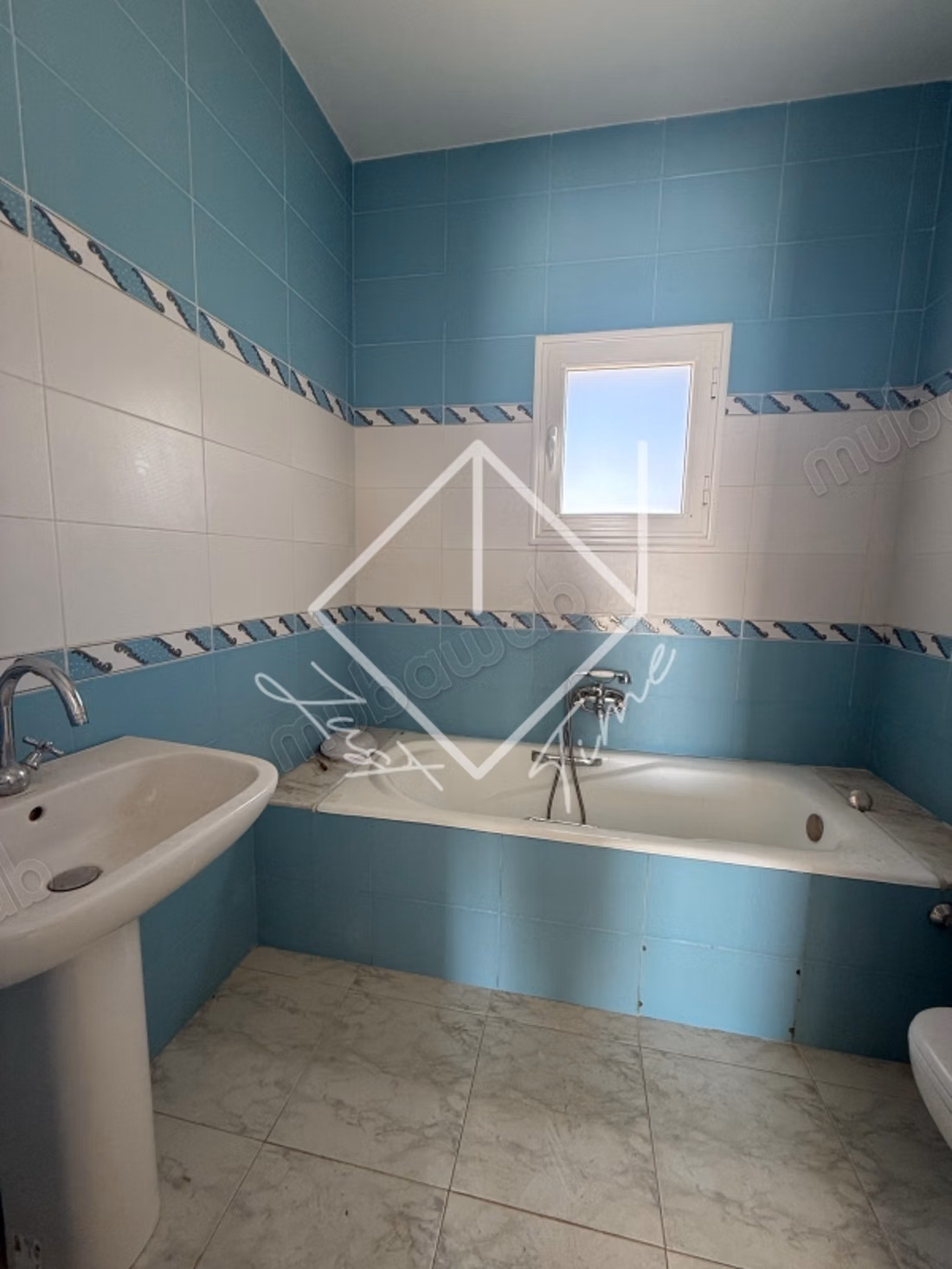 Étage de villa s2 à louer à cité nkhilette