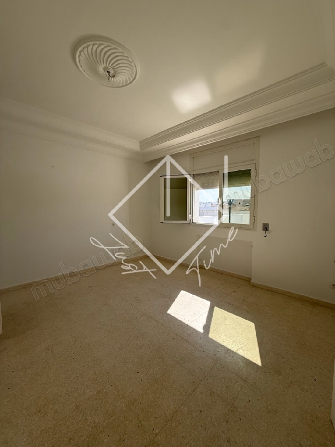 Étage de villa s2 à louer à cité nkhilette