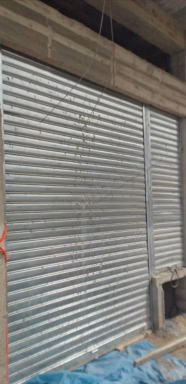 IN VENDITA – Spazio commerciale di 10,86 m² a Témara