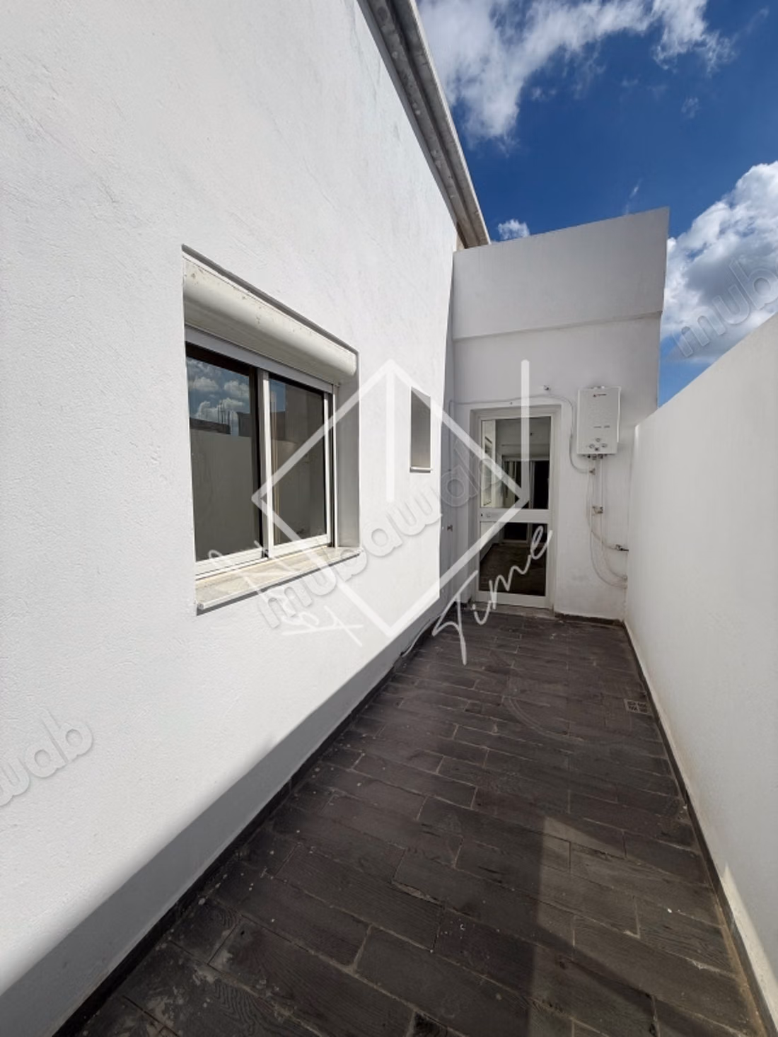 Étage de villa s4 à louer à cité nkhilette