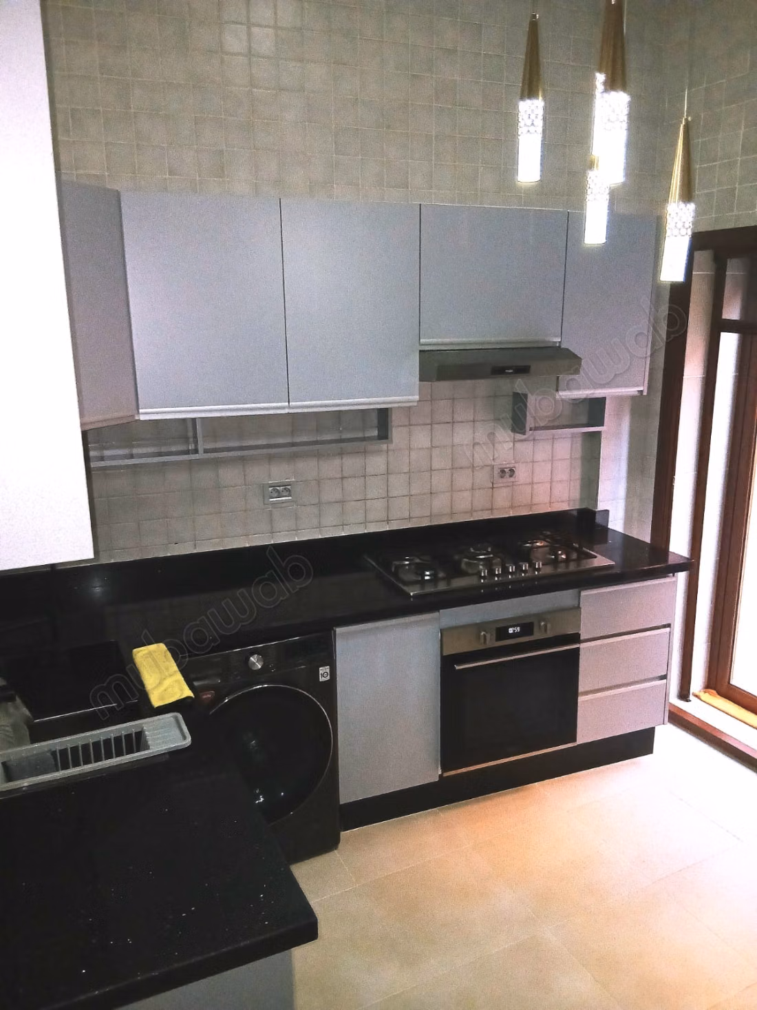 Groot leeg appartement te huur in Victor Hugo