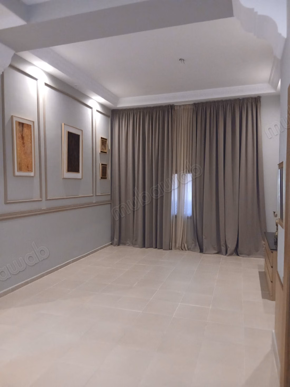 Groot leeg appartement te huur in Victor Hugo
