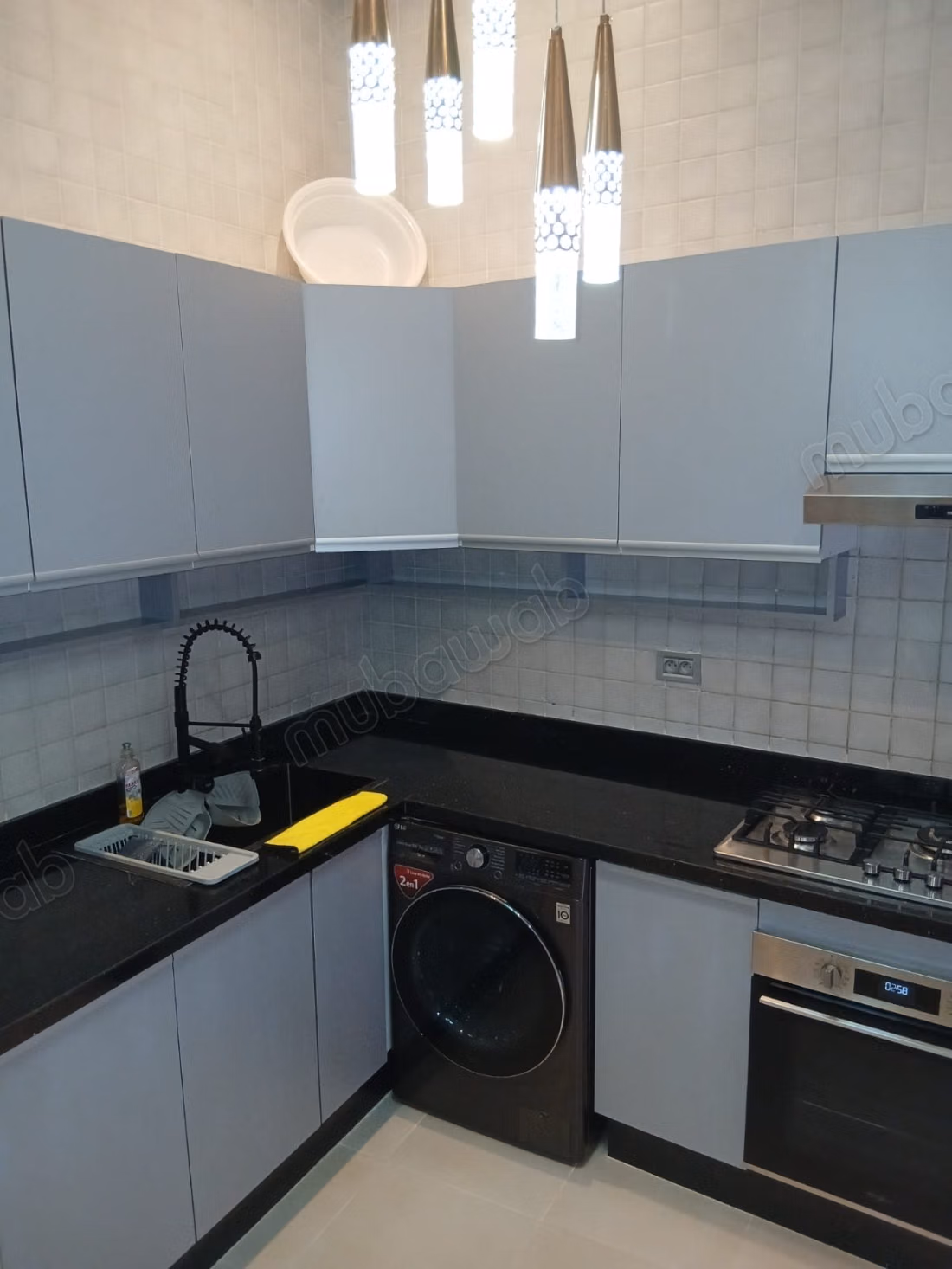 Groot leeg appartement te huur in Victor Hugo
