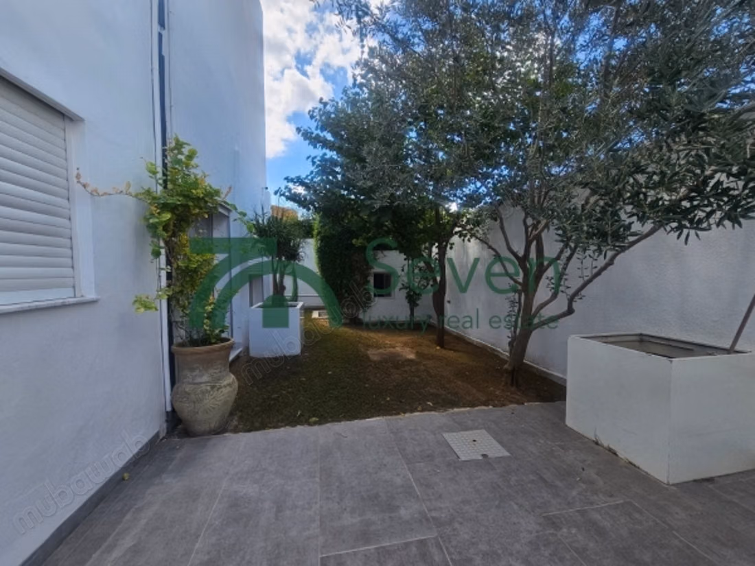 Una villa S3 con piscina a Soukra