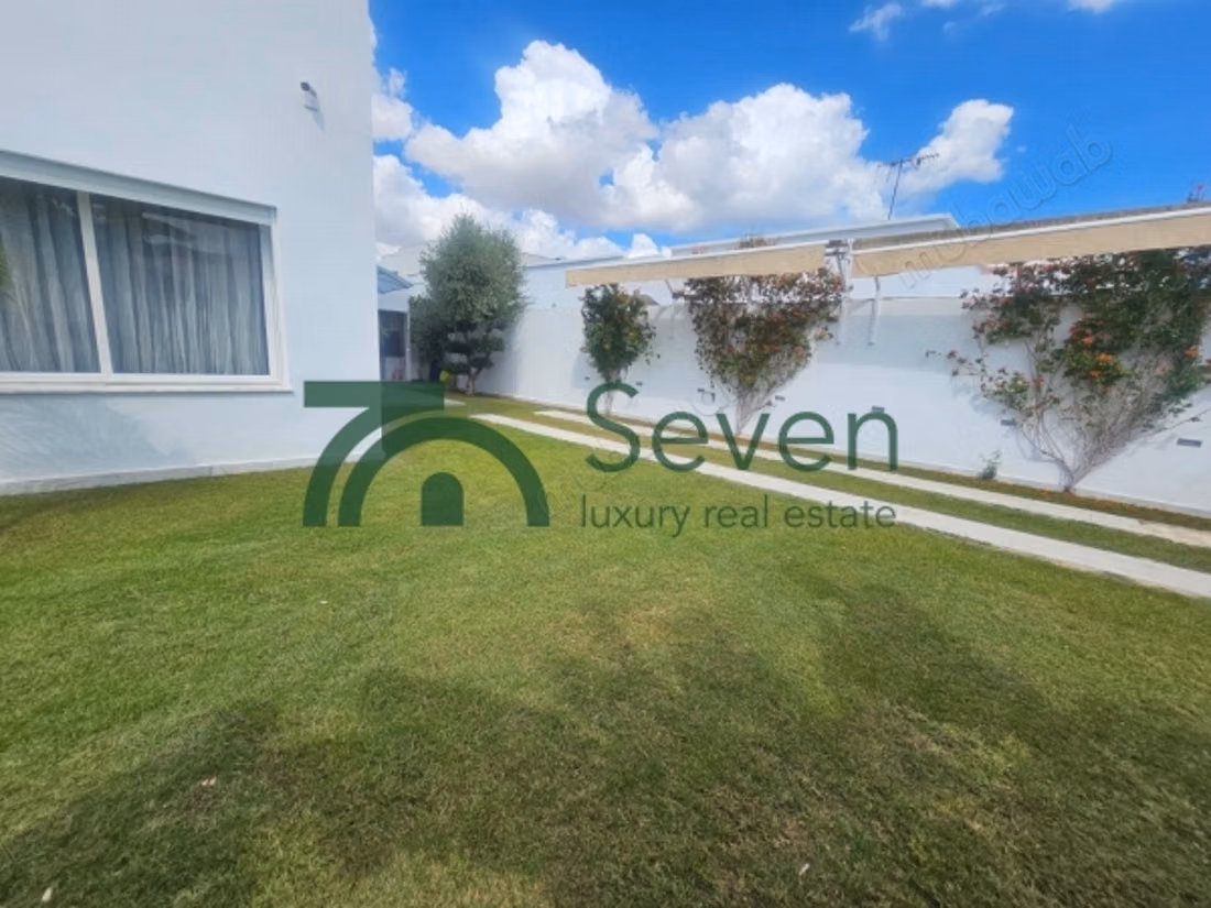 Una villa S3 con piscina a Soukra