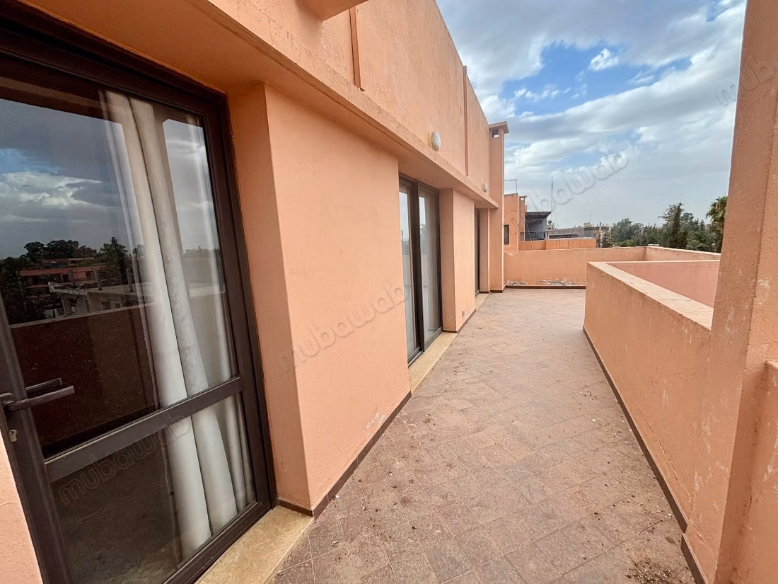 Appartement te huur in Hivernage. 3 slaapkamers. Concierge-dienst beschikbaar, airconditioningsysteem