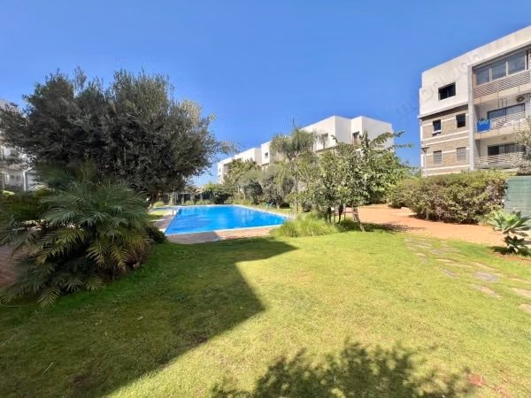 Apartamento reformado en residencia segura