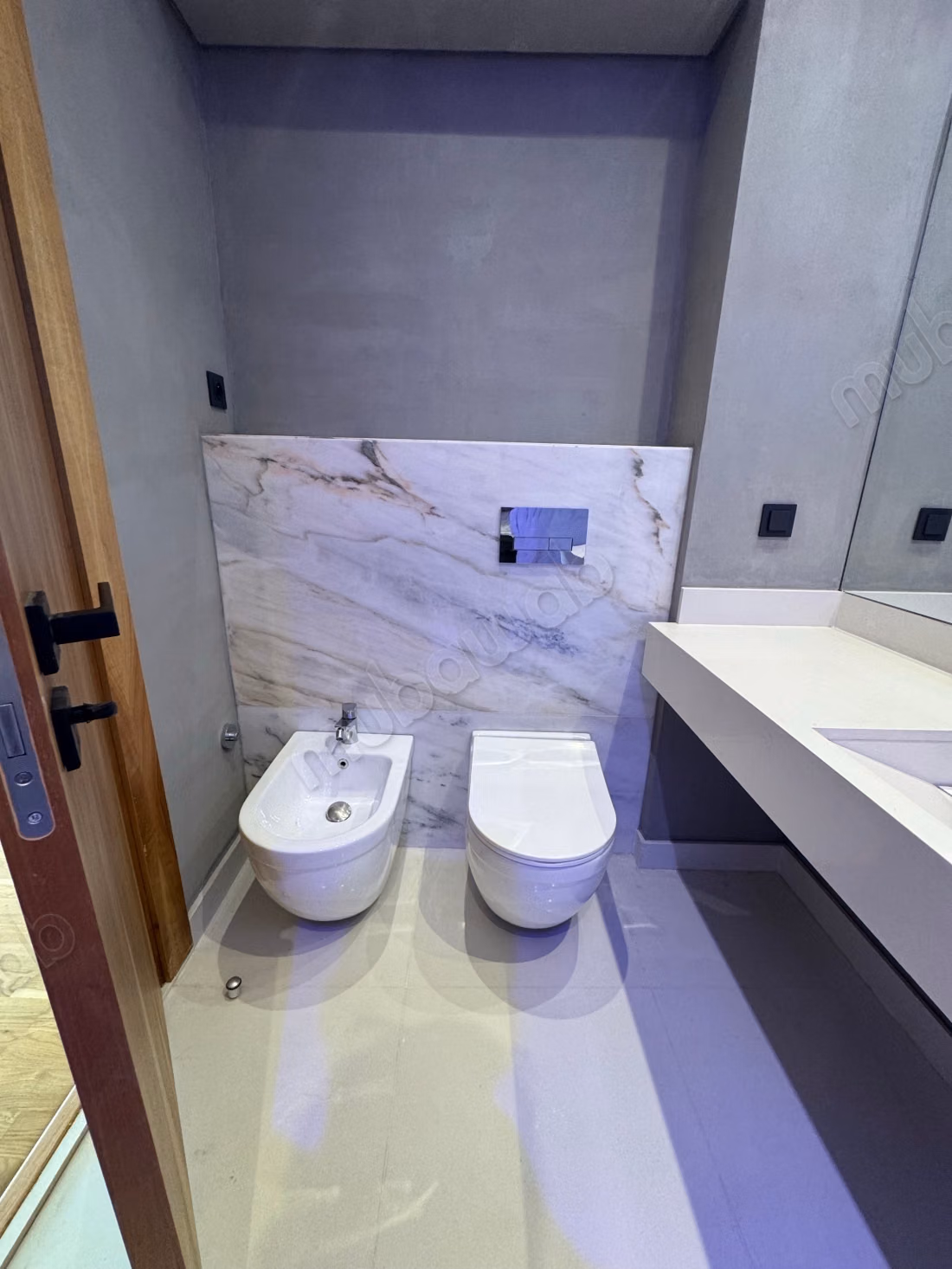 Appartement à l'achat à Les princesses.
Superficie 140 m².
Porte blindée, antenne parabolique