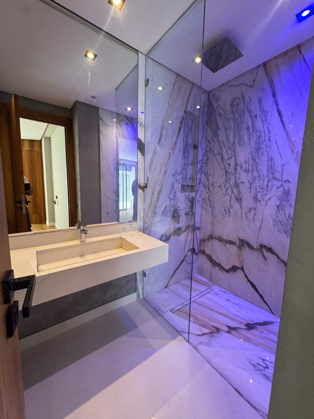 Appartement à l'achat à Les princesses.
Superficie 140 m².
Porte blindée, antenne parabolique