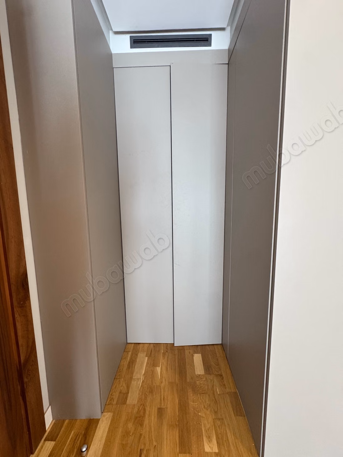 Appartement à l'achat à Les princesses.
Superficie 140 m².
Porte blindée, antenne parabolique