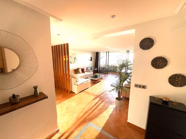 Apartment with panoramic sea view