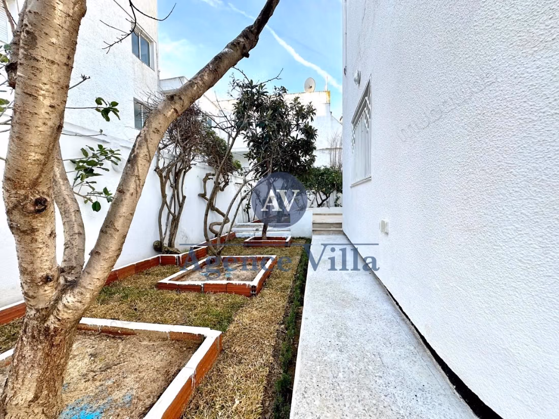 A louer une villa S4 à la Marsa, cité Enassim