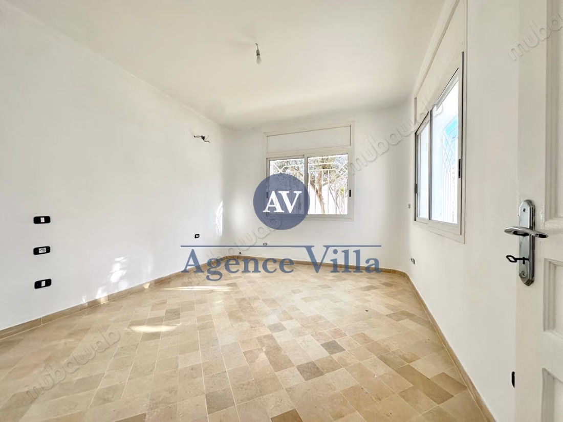 A louer une villa S4 à la Marsa, cité Enassim