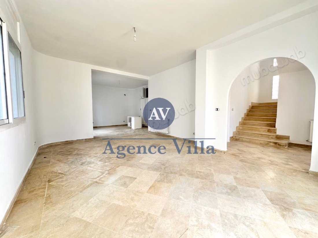 A louer une villa S4 à la Marsa, cité Enassim