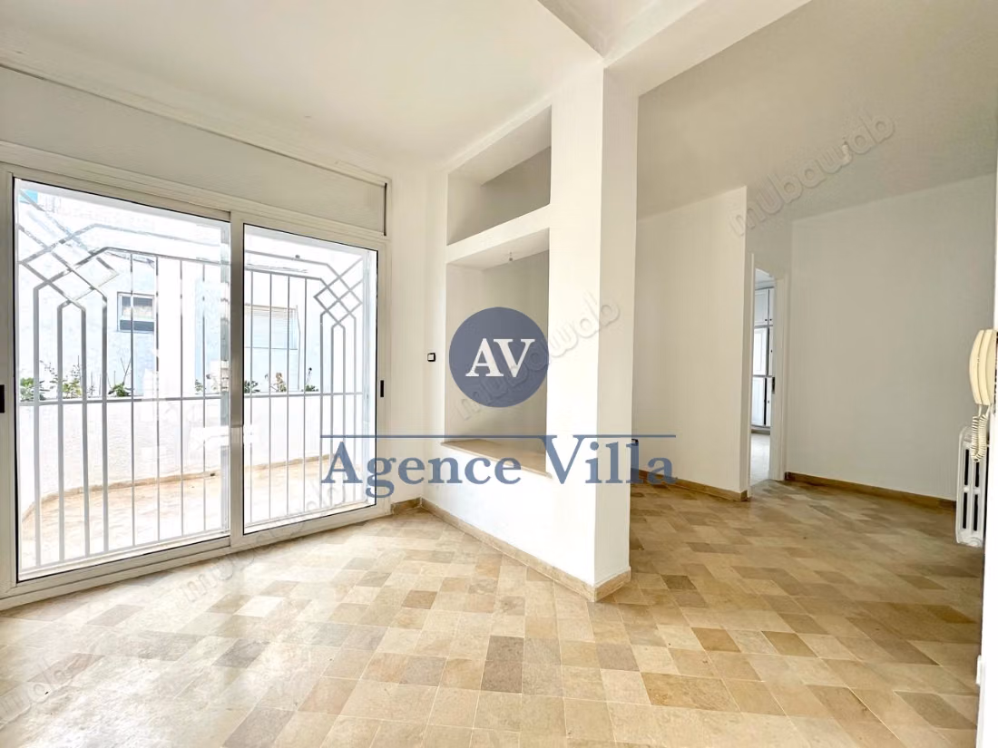 A louer une villa S4 à la Marsa, cité Enassim