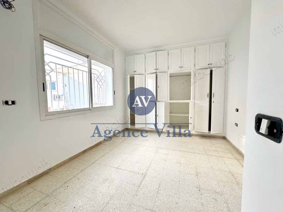 A louer une villa S4 à la Marsa, cité Enassim