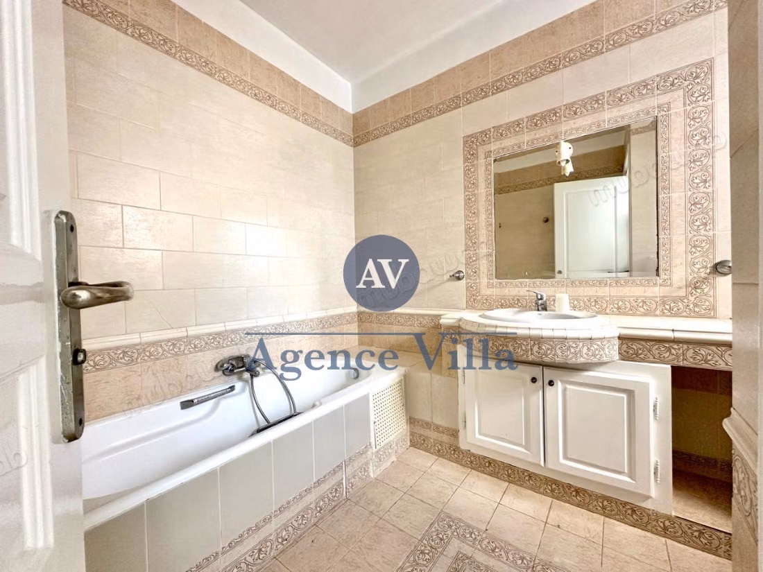 A louer une villa S4 à la Marsa, cité Enassim