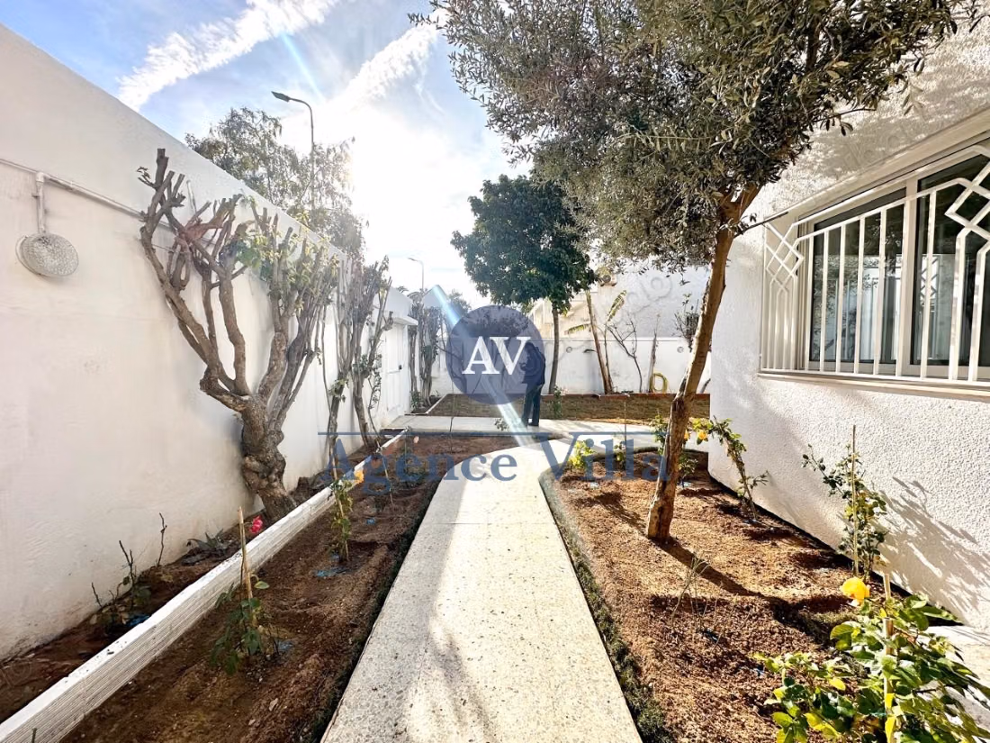 A louer une villa S4 à la Marsa, cité Enassim