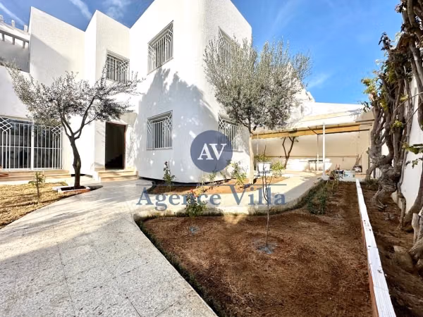 A louer une villa S4 à la Marsa, cité Enassim