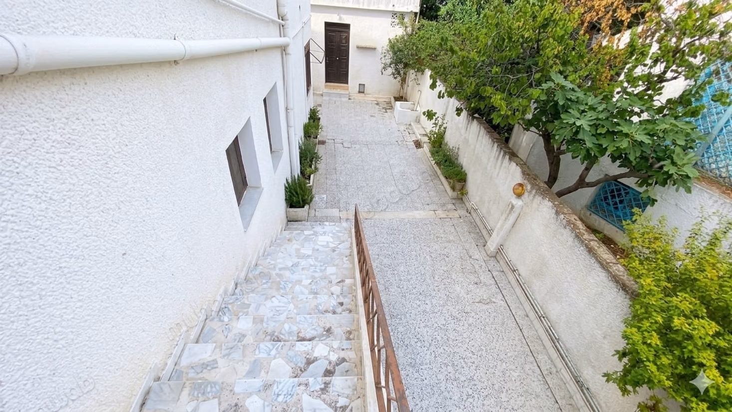 For Sale an Independent Villa in Bardo