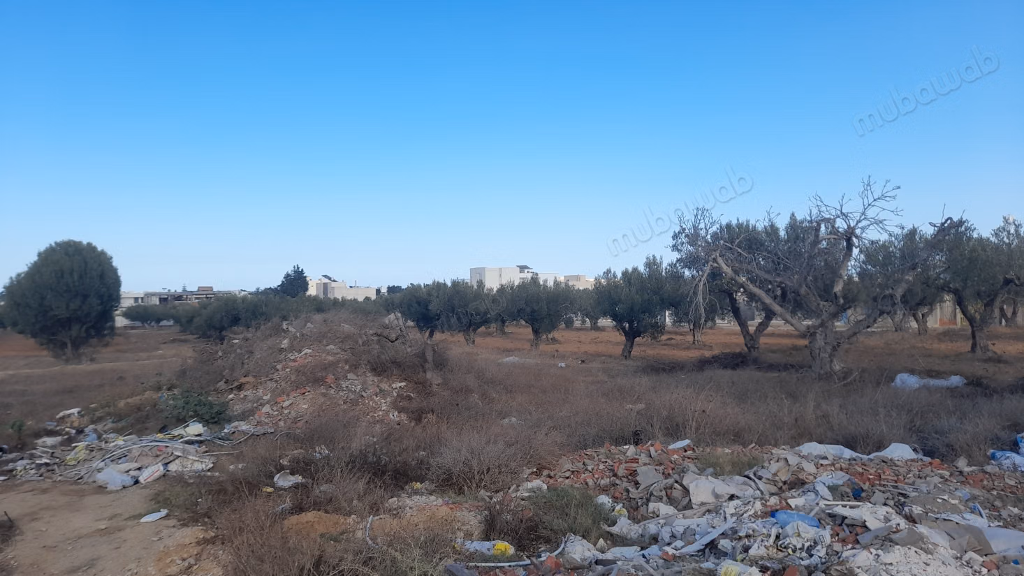 Terrain en vente. Surface totale 1207 m²