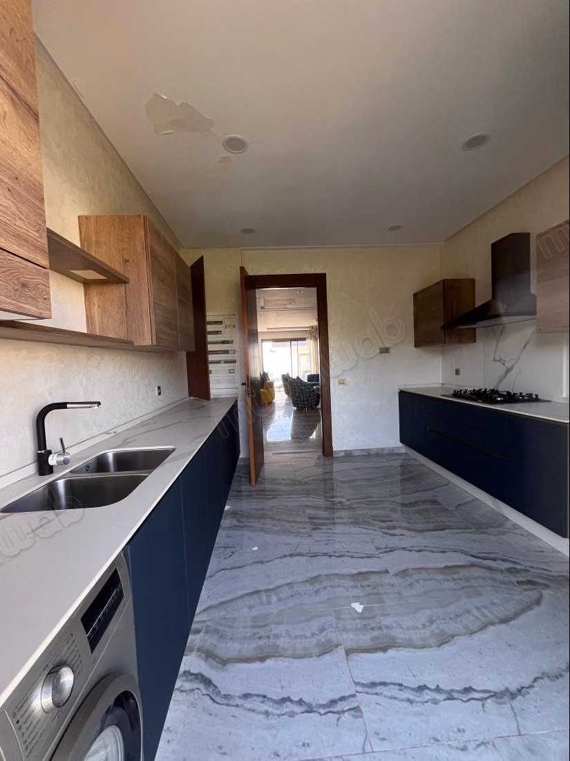 Vendita di un bel appartamento a Darbouazza di 171 m². Piscina, aria condizionata