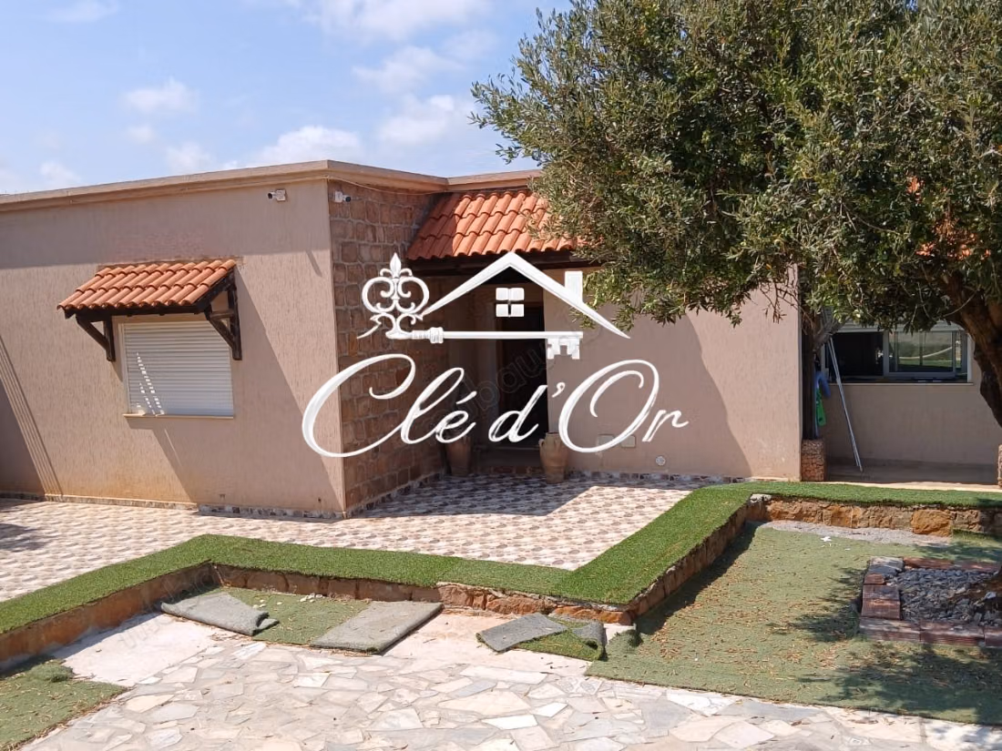 Villa à vendre à Rtiba