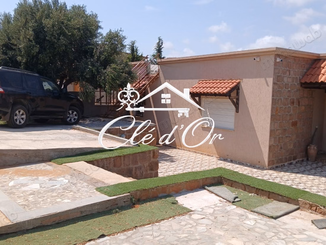 Villa à vendre à Rtiba